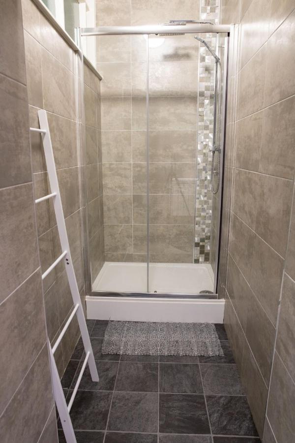 #20 Grimston St 2 Bedroom Near Hull New Theatre