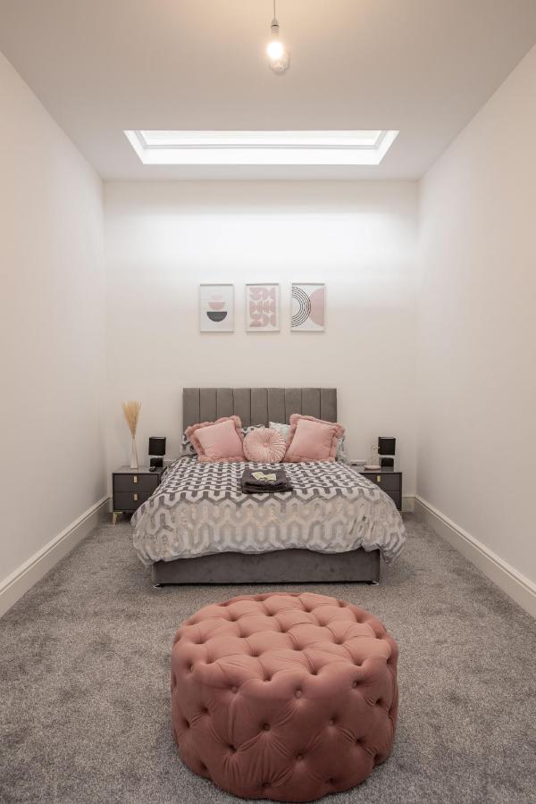 #20 Grimston St 2 Bedroom Near Hull New Theatre Apartment
